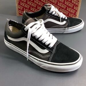 Vans Old Skool Black / White unisex Sneakers US Men: 8.5 & US Women: 10.0